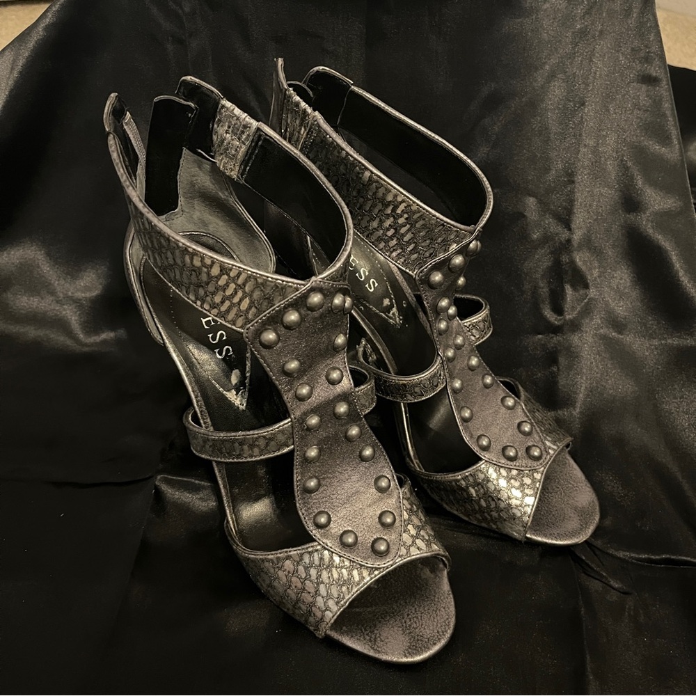 Guess Silver leather sandals w studded heel, 7.5, brand new